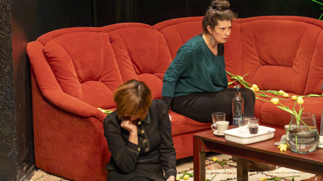 DER GOTT DES GEMETZELS von Yasmina Reza Galerie 5